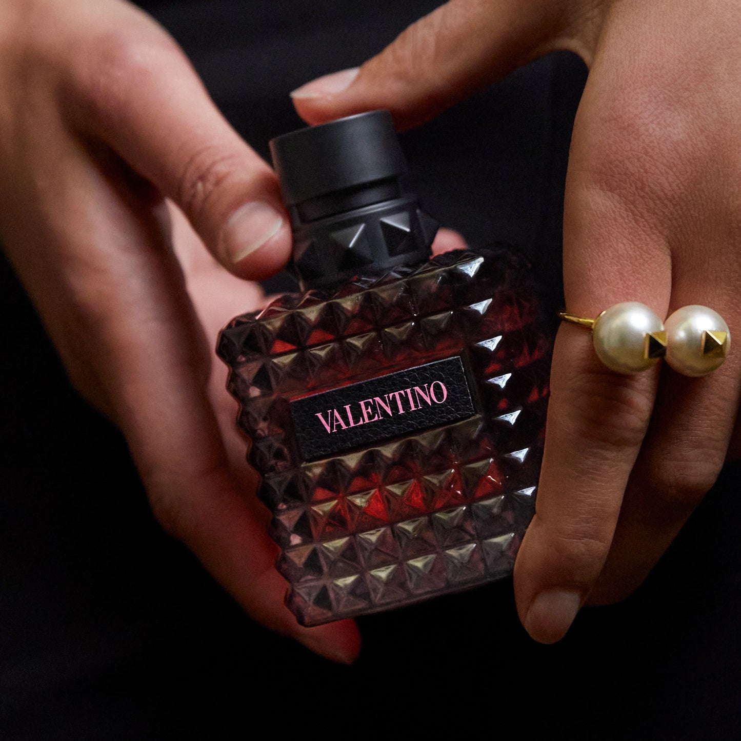 Valentino Donna Born in Roma Intense